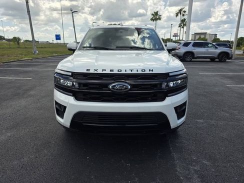 Used 2023 Ford Expedition Limited RWD image 3