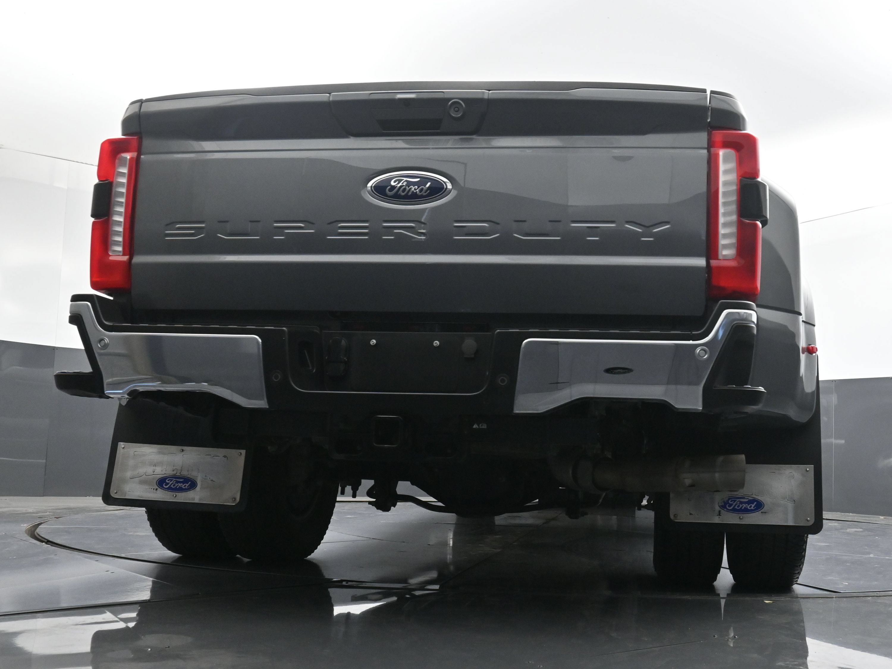 Used 2024 Ford F350 Lariat w/ FX4 Off-Road Package AWD/4WD image 30