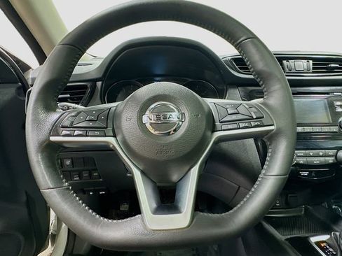 Used 2017 Nissan Rogue SV AWD/4WD image 13