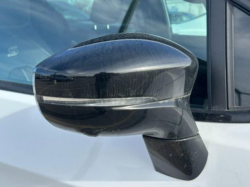 Used 2024 Chrysler Pacifica Limited image 5