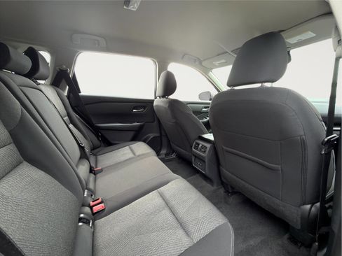 Used 2024 Nissan Rogue SV image 21