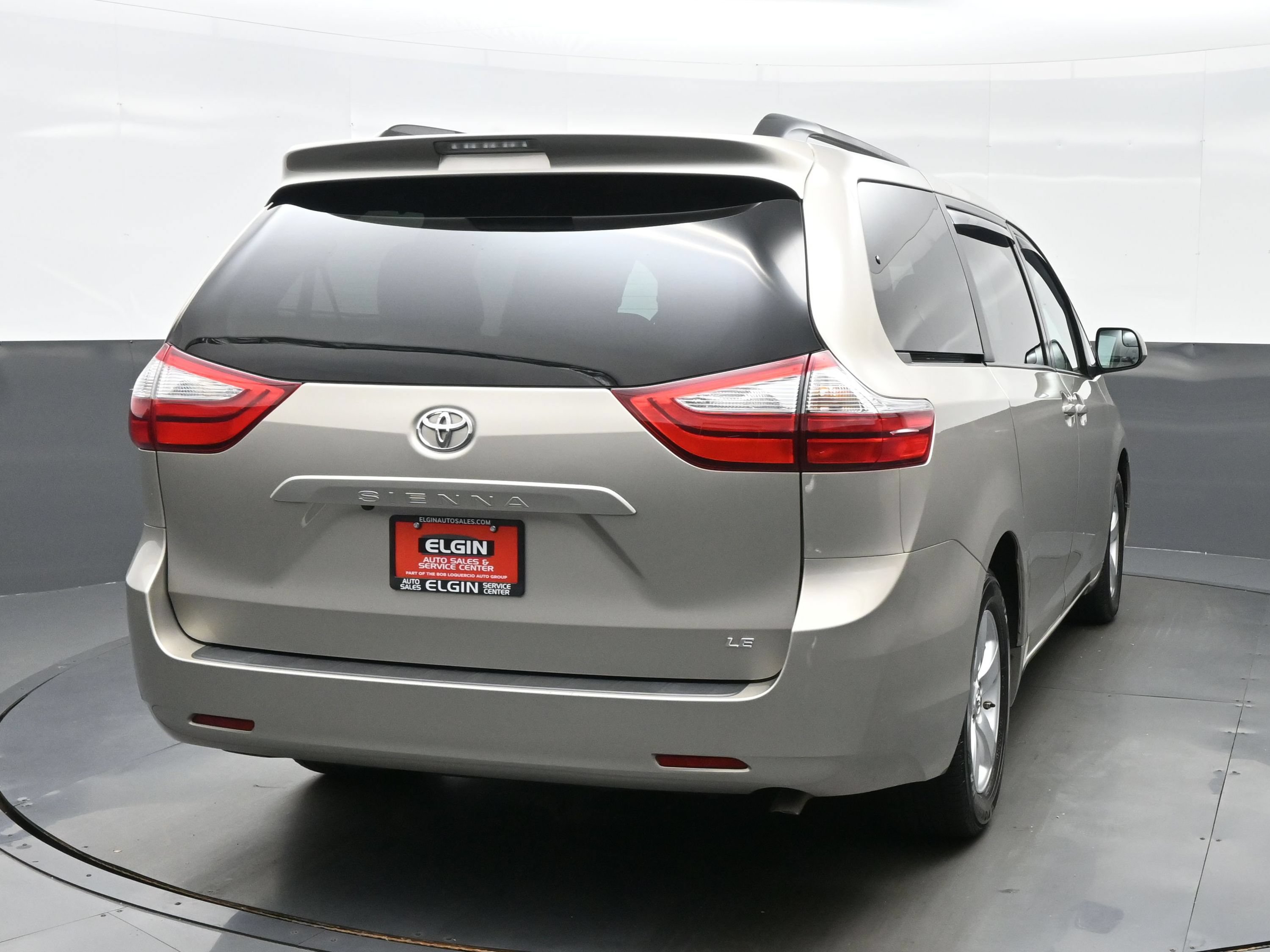 Used 2016 Toyota Sienna LE FWD image 5