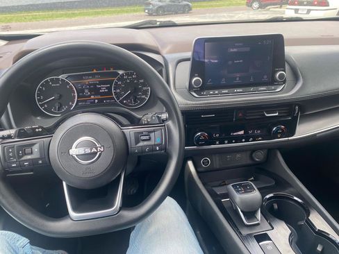 Used 2023 Nissan Rogue SV FWD image 13