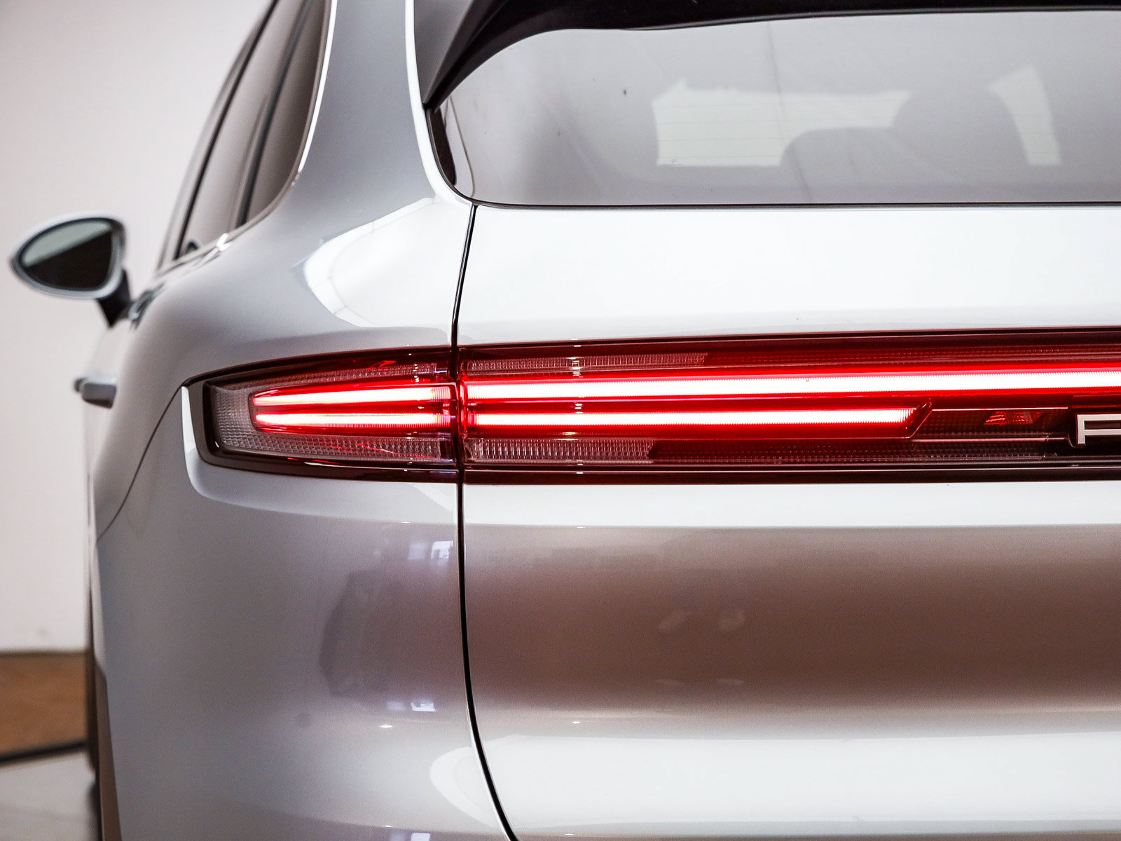 Certified 2025 Porsche Cayenne S AWD/4WD image 8