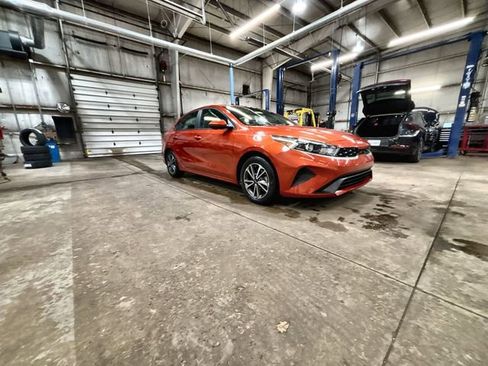 Certified 2022 Kia Forte LXS image 11