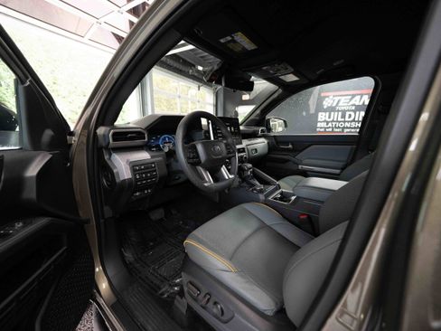 Certified 2025 Toyota Tacoma 4x4 Double Cab Hybrid image 9