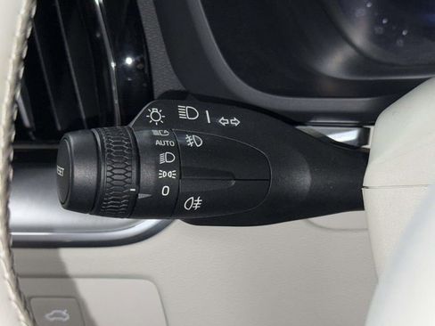 Used 2023 Volvo XC60 B5 Core w/ Climate Package FWD image 27