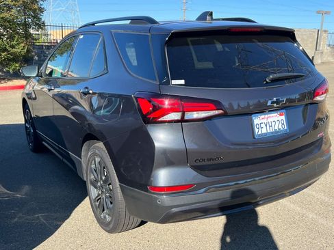 Used 2022 Chevrolet Equinox RS w/ Infotainment Package FWD image 4