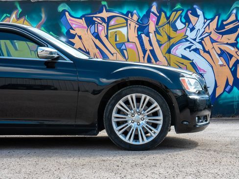 Used 2012 Chrysler 300 C RWD image 13