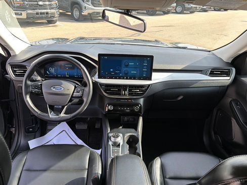 Used 2025 Ford Escape Platinum image 31