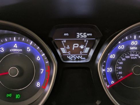 Used 2016 Hyundai Elantra Value Edition FWD image 30