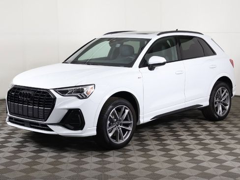 Used 2024 Audi Q3 2.0T Premium Plus w/ Premium Plus Package image 8