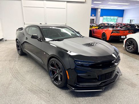 Used 2023 Chevrolet Camaro SS image 4