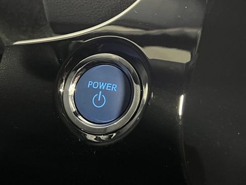 Certified 2022 Toyota Prius LE FWD image 24