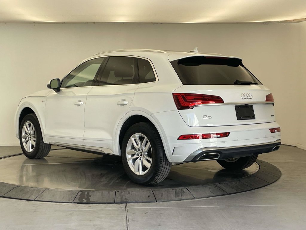 Used 2023 Audi Q5 2.0T Premium w/ Convenience Package AWD/4WD image 3