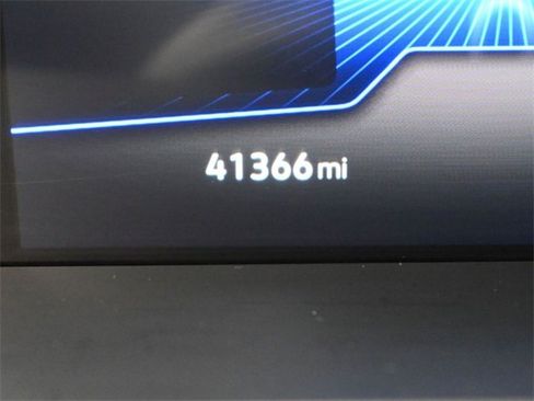 Used 2023 Volkswagen Tiguan SE R-Line image 19