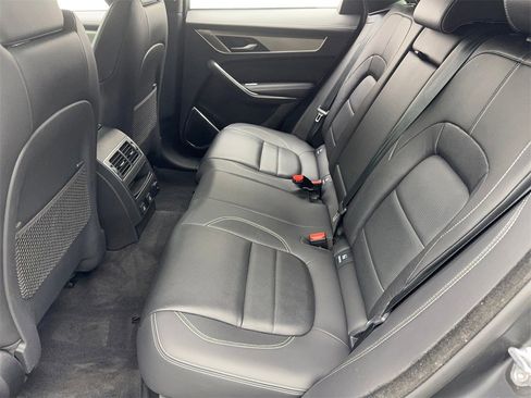 Used 2024 Jaguar F-PACE R-Dynamic S image 32