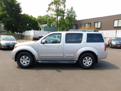 Used 2005 Nissan Pathfinder SE Off-Road w/ (P01) SE Off-Road Premium Pkg AWD/4WD image 24