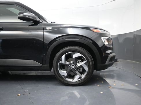 Used 2025 Hyundai Venue SEL image 5