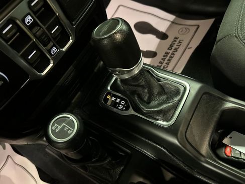 Used 2021 Jeep Gladiator Sport image 20