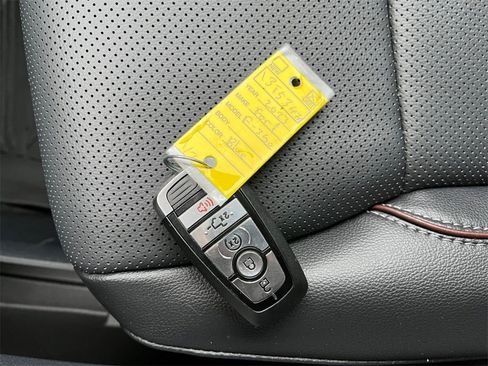 Used 2023 Ford F350 Lariat w/ Tow Technology Package image 33