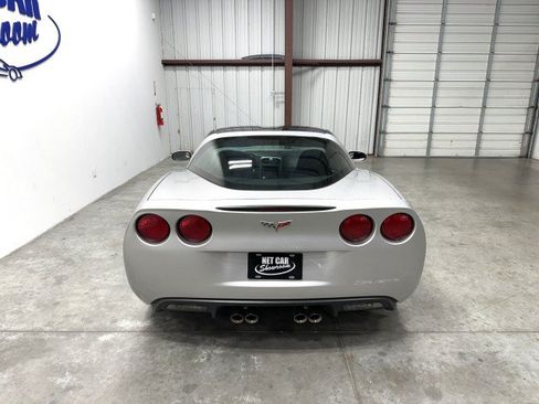 Used 2006 Chevrolet Corvette Coupe w/ Preferred Equipment Group RWD image 7