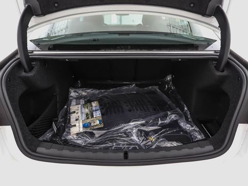 New 2026 BMW 330i xDrive Sedan w/ M Sport Package AWD/4WD image 24