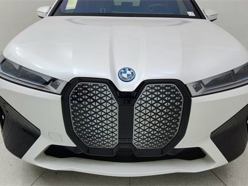 Used 2025 BMW iX xDrive50 image 8