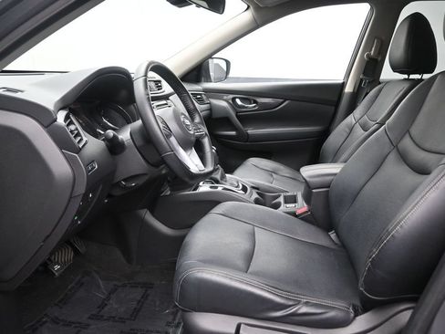 Used 2020 Nissan Rogue S w/ Special Edition Package FWD image 13