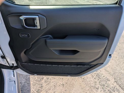 New 2026 Jeep Gladiator Sport AWD/4WD image 25