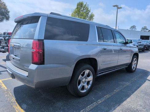 Used 2019 Chevrolet Suburban Premier image 3