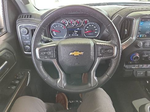 Used 2022 Chevrolet Silverado 1500 LT AWD/4WD image 46