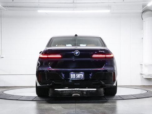 Certified 2023 BMW 740i RWD image 5