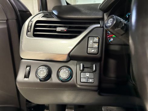 Used 2016 Chevrolet Suburban LT AWD/4WD image 13
