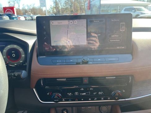 Certified 2024 Nissan Rogue Platinum w/ Platinum Premium Package image 15