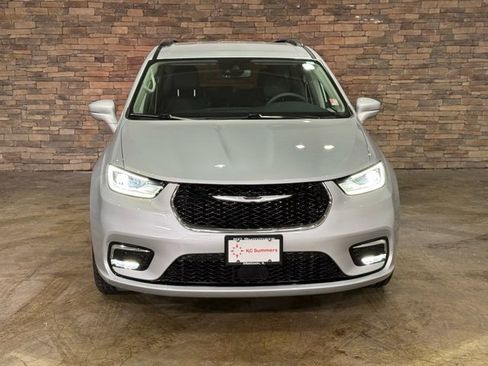 Used 2022 Chrysler Pacifica Touring-L image 34