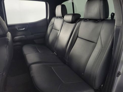 Used 2021 Toyota Tacoma TRD Sport image 17