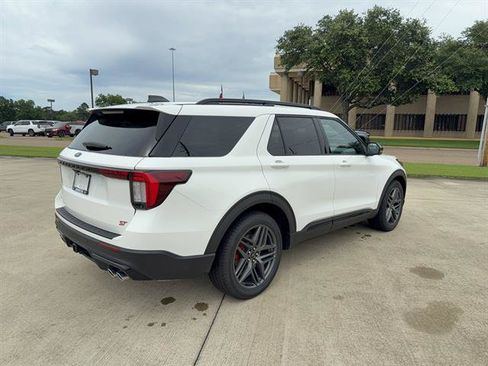 Used 2025 Ford Explorer ST w/ Sun And Sound Package AWD/4WD image 4