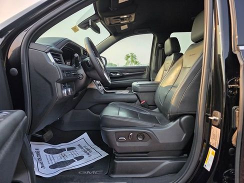 Used 2022 GMC Yukon XL Denali image 7
