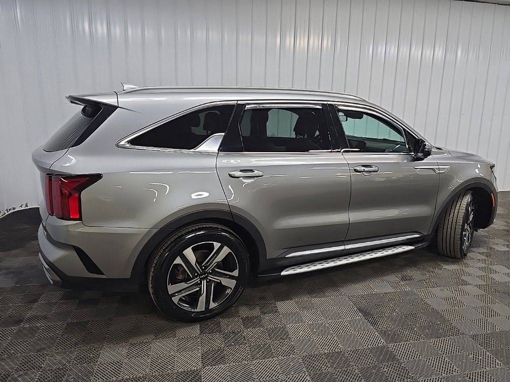 Used 2023 Kia Sorento SX Prestige w/ Panoramic Sunroof Package AWD/4WD image 3