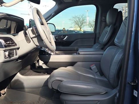 Used 2020 Lincoln Navigator Reserve w/ Luxury Package image 27