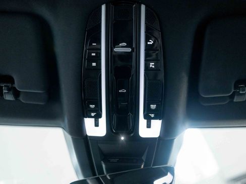 Used 2019 Porsche Cayenne image 68