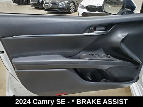 Used 2024 Toyota Camry SE FWD image 8
