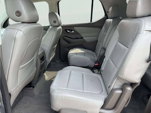 Used 2019 Chevrolet Traverse LT w/ LT Premium Package FWD image 11