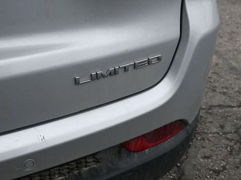 Used 2025 Jeep Compass Limited image 7