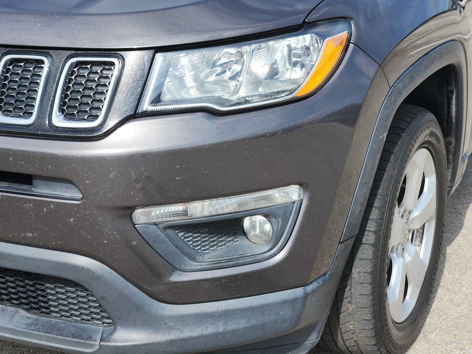 Used 2018 Jeep Compass Latitude FWD image 7