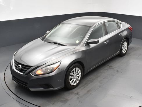 Used 2017 Nissan Altima 2.5 S w/ Power Driver Seat Package FWD image 18