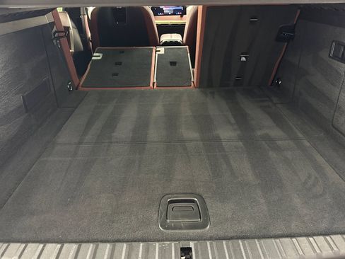 Certified 2023 BMW iX xDrive50 w/ Premium Package image 33