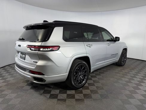 Used 2025 Jeep Grand Cherokee L Summit AWD/4WD image 8