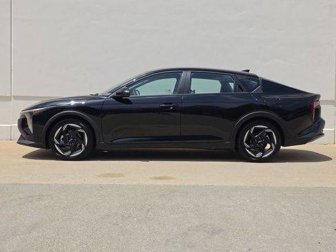 Used 2025 Kia K4 EX FWD image 2